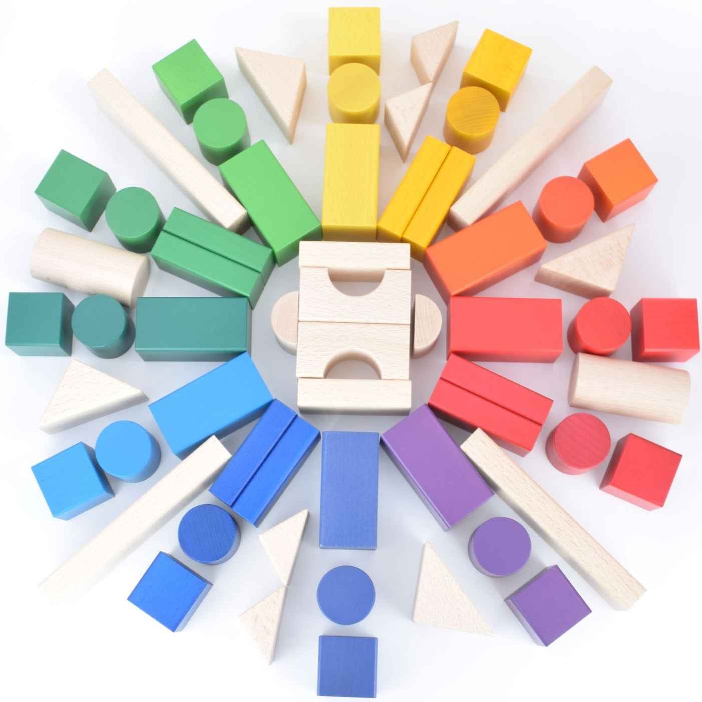 NOKUBIの60ピースのカラフルなグラデーション積み木は、ヨーロッパの海外ブランドのよう!知育とインテリアにおすすめ。赤ちゃんから1歳半までの男の子や女の子に最適な木製玩具。モンテッソーリ教材としても利用可能で、英語やひらがなを学びながら、言葉や空間認識能力を発達。手作りで製作。創造力と運動能力を育む。積み木は東大とハーバードの研究で発達支援が証明され、老人の認知症予防にも効果的。親子で楽しむ教材として、プレゼントや誕生日ギフトに買ってよかったと大好評!