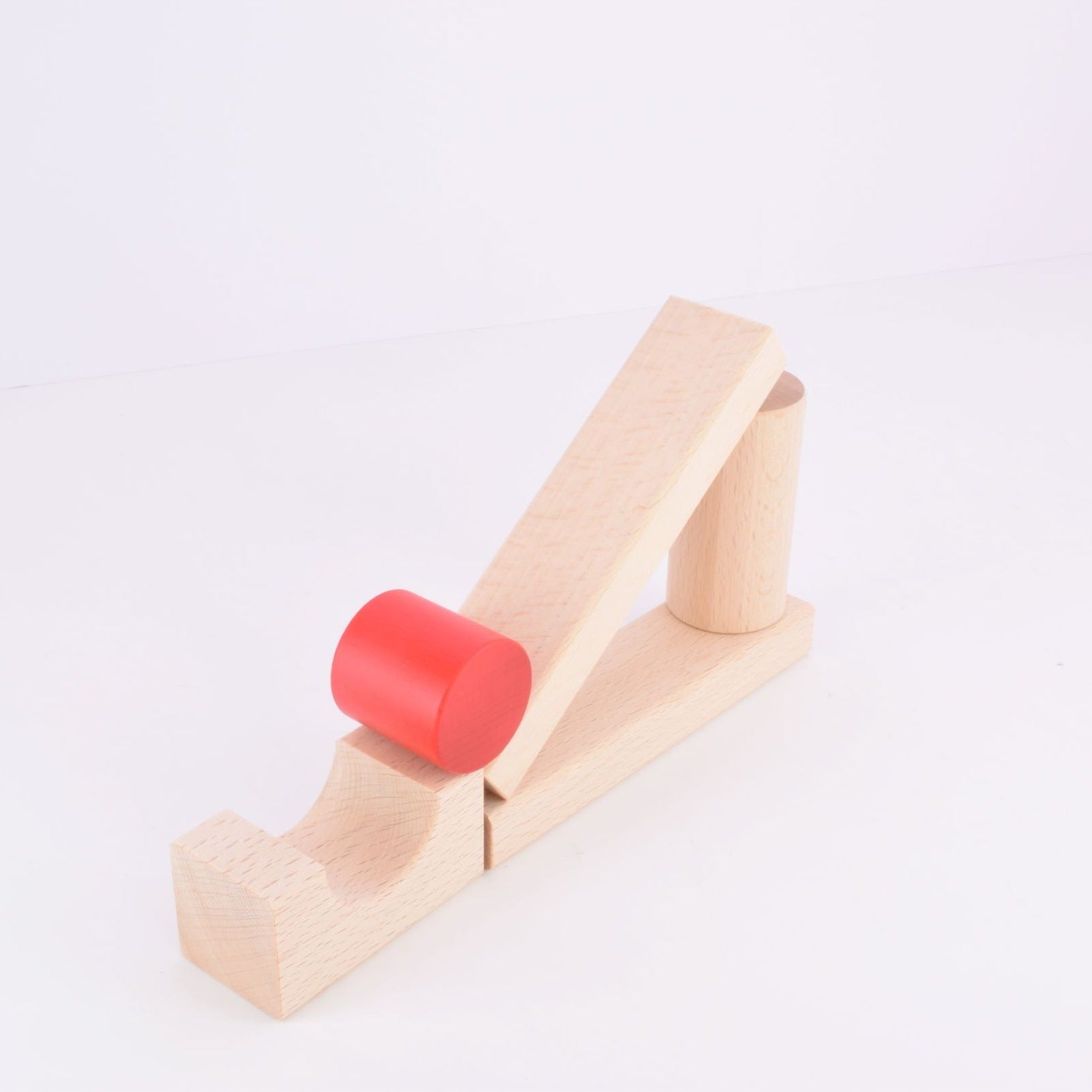 違う形で同じ形に!NOKUBIの60ピースのカラフルなグラデーション積み木は、ヨーロッパの海外ブランドのよう!知育とインテリアにおすすめ。赤ちゃんから1歳半までの男の子や女の子に最適な木製玩具。モンテッソーリ教材としても利用可能で、英語やひらがなを学びながら、言葉や空間認識能力を発達。手作りで製作。創造力と運動能力を育む。積み木は東大とハーバードの研究で発達支援が証明され、老人の認知症予防にも効果的。親子で楽しむ教材として、プレゼントや誕生日ギフトに買ってよかったと大好評!